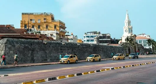 Polémica en Cartagena por denuncia de cobro excesivo en taxi: alcalde y turista se enfrentan en redes