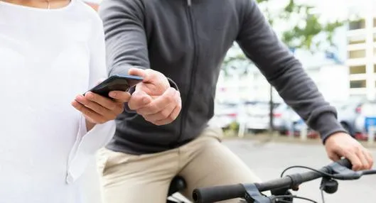 [Video] Así una mujer evitó un robo de celular en Argentina 