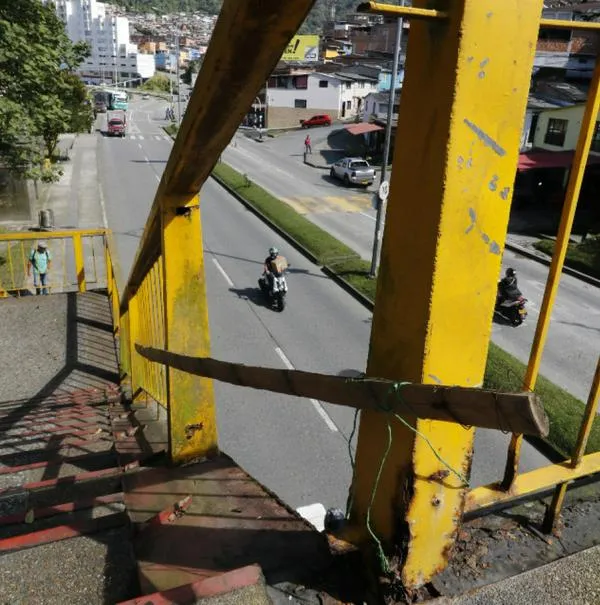 Mujer de 21 años, delicada al caer desde puente de Manizales esta noche de martes