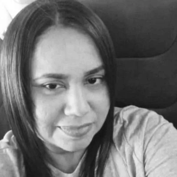 Hombre regresó del trabajo, halló a su mamá muerta y dijo saber quién la asesinó
