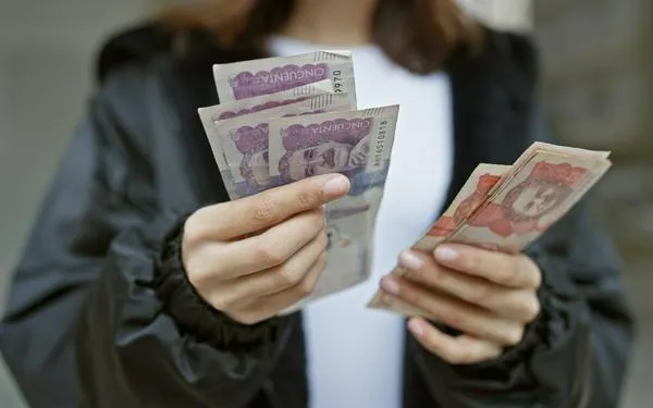 Alerta por incremento de extorsiones de gota a gota digitales a colombianos