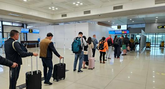 Cuándo tiene que hacer fila en el aeropuerto: 'Tiktoker' reveló si se debe hacer