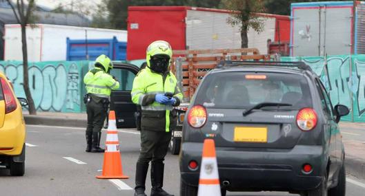 Hay 2 novedades para conductores en Colombia: ojo con la licencia y compra de gasolina