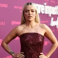 Karol G se robó miradas por bello vestido en los Latin Grammy 