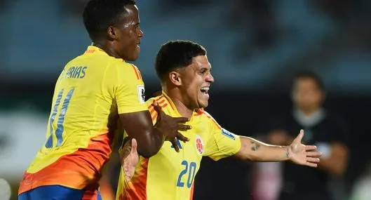 Juan Fernando Quintero anotó, de tiro libre, gol con la Selección Colombia en su partido contra Uruguay por las Eliminatorias Sudamericanas. Acá, el video.