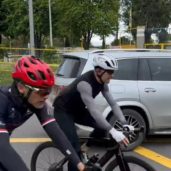 Conductor camioneta Mercedes Benz casi causa accidente Gran Fondo Bogotá ciclistas