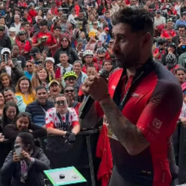 Hombre pidió la mano a su novia en el Gran Fondo de Bogotá; pero olvidó anillo