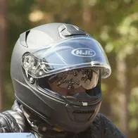 Motociclistas que no usan casco podrían evitar pagar altas multas; se esquivaría el gasto