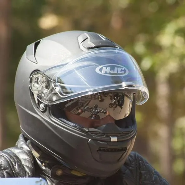 Motociclistas en Colombia que no usan casco podrían evitar pagar altas multas