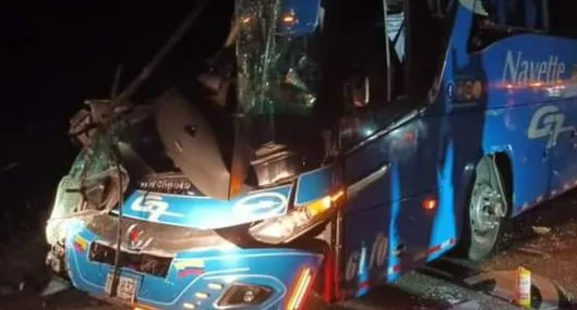 Accidente entre dos buses deja 14 personas heridas en vía Castilla-Natagaima