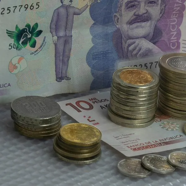 Salario mínimo 2025 y $ 1'396.200 que proponen con 7,4 % de aumento ahora