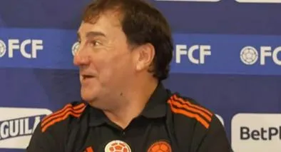 Néstor Lorenzo y el pique con periodista en rueda de prensa de Colombia