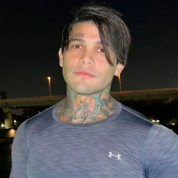 Yeferson Cossio mostró que seguidor se tatuó su cara y lo criticaron en redes