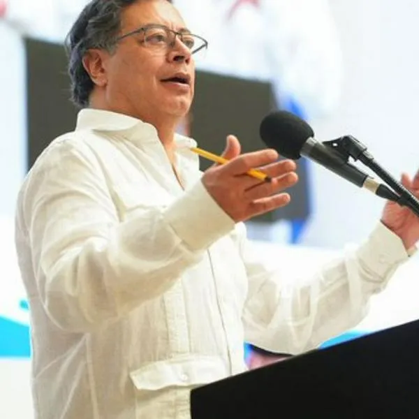 Gustavo Petro dice que la Inteligencia Artificial puede traer despidos masivos