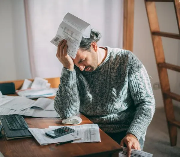 Advierten a quienes sirven de fiadores en Colombia con deudas que puede adquirir