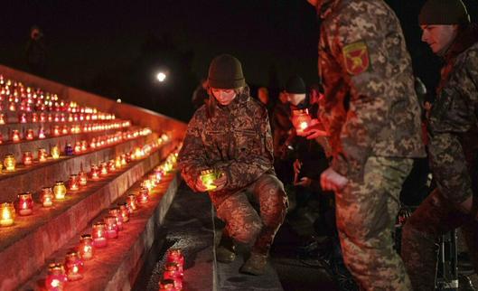 Ucrania: mil días después de la invasión rusa, la omnipresencia de la guerra en la vida cotidiana