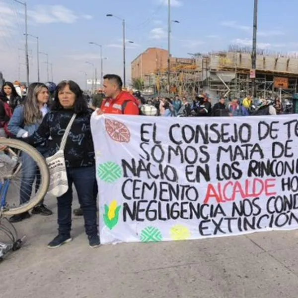 Bloqueo en Autopista Sur (Soacha) paraliza Transmilenio y trancón sale de Bogotá