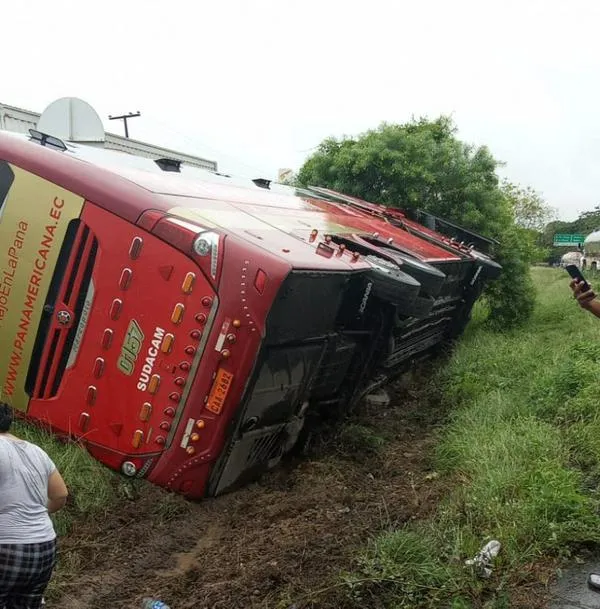 Trágico accidente en Puerto Salgar: una persona fallecida y 16 heridas