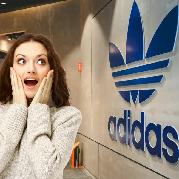 Adidas ya está en modo 'Black Friday' y anunció a sus clientes que lanzó descuentos del 40 % en calzado y ropa deportiva. Vea cómo están los precios.