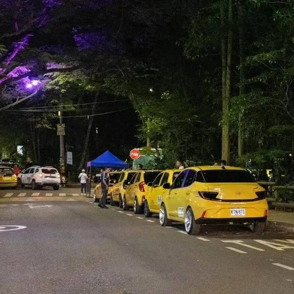 Taxis en Medellín, en nota sobre cómo tomar uno en Provenza de manera segura