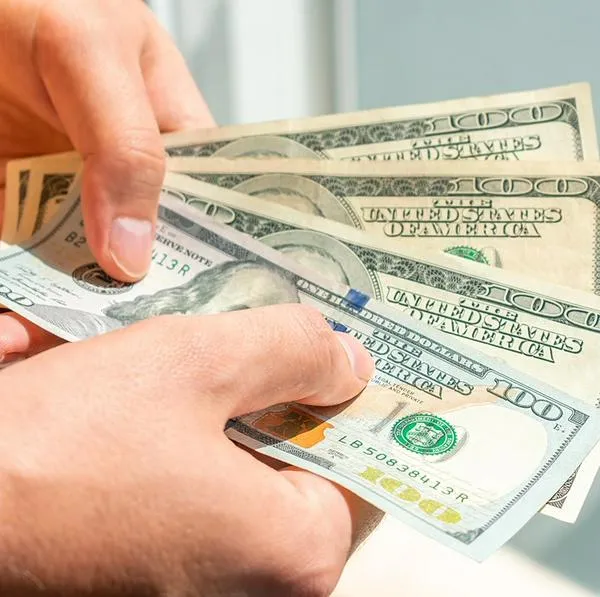 Cuánto valen hoy 100, 200 y 1.000 dólares en pesos colombianos, luego de que la divisa estadounidense subierá al cierre de este jueves 21 de noviembre.