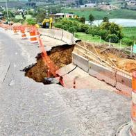 Derrumbe vía Bogotá-Girardot: imágenes muestran que colapsó casi toda la calzada