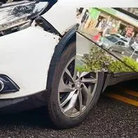 Video conductor atropella a mujer en Bogotá y joven se va internada a UCI