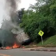 Accidente hoy vía Apulo La Mesa: conductor perdió el control y murió en incendio