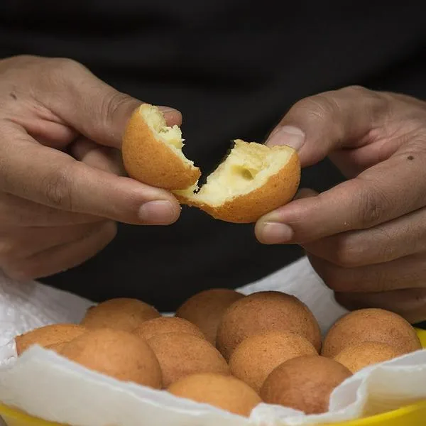 ¿Cómo evitar que los buñuelos exploten y queden redondos?