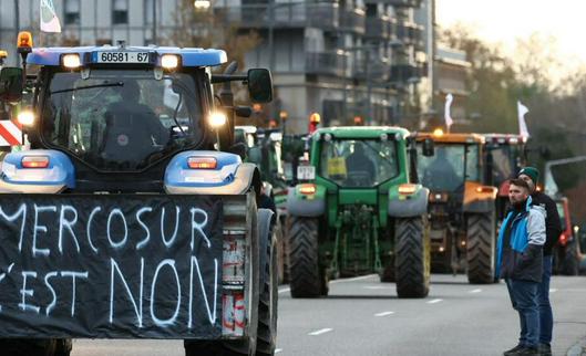 Diputados franceses debaten acuerdo con Mercosur en medio de protestas de agricultores