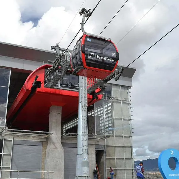 Imagen de referencia de estación de Transmicable en Bogotá.
