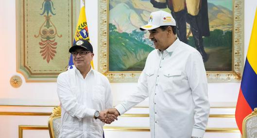 Petro recibe invitación a posesión de Maduro a realizarse el 10 de enero