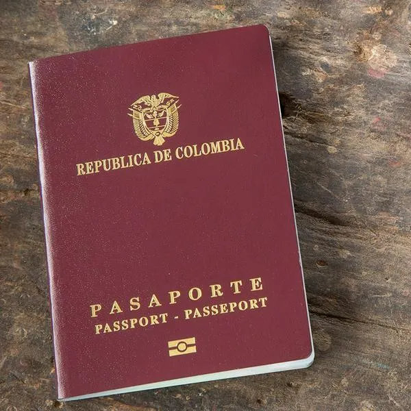 Pasaporte en Colombia, precio que no baja y visa a Reino Unido que acaba