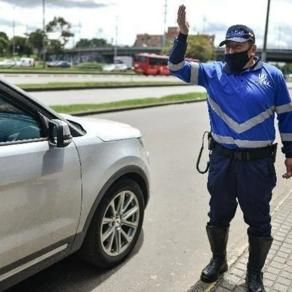 Los conductores en Bogotá recibieron 1.400 comparendos por mal parqueo durante una semana, lo cual significa comparendo de 650.000 pesos.