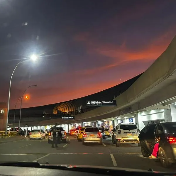 Aeropuerto de Rionegro, en nota sobre dónde tomar buses para llegar