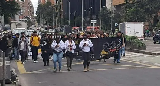 Protesta en Bogotá afecta movilidad en calle 26 y Transmilenio estuvo cerrado