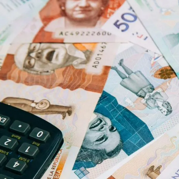 Las cuentas de ahorro en los bancos de Colombia pierden plata y los saldos en los CDT aumentaron varios billones de pesos, dice Superintendencia Financiera.