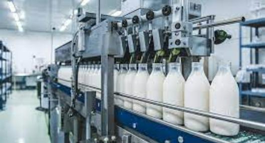 Anuncio para las empresas que venden leche en Colombia por negocio de exportaciones que se pondría redondo. Compañías deberán cumplir con requisitos. 