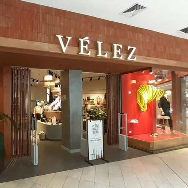 Cueros Vélez abre vacantes en Medellín y paga bono adicional a sus empleados: Pulzo y Magneto le explican cómo aplicar a las ofertas de empleo.