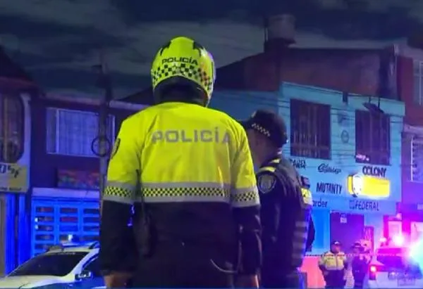 Balacera en Bogotá: robo en Puente Aranda dejó un policía herido.