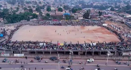 56 muertos dejó enfrentamiento entre hinchas en partido de fútbol en África