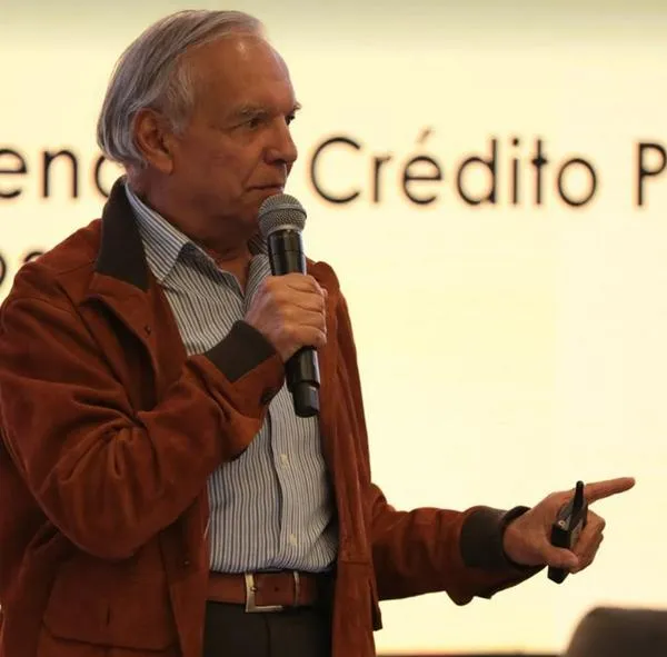 Inicia proceso que tumbaría a Ricardo Bonilla, pese a defensa de Gustavo Petro