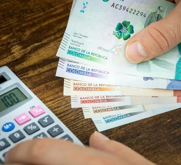Explican cómo calcular cuánto terminará pagando por un crédito en Colombia