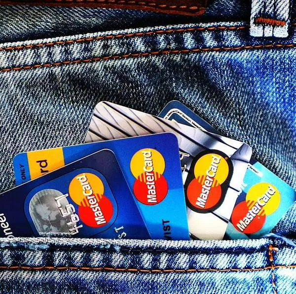 Uso de tarjetas de crédito en diciembre saldría más económico por estas razones