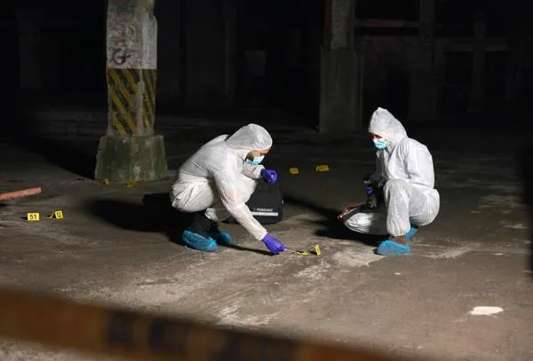 Lo atacaron y lo dejaron sobre una acera: asesinaron a hombre en el barrio la Mansión