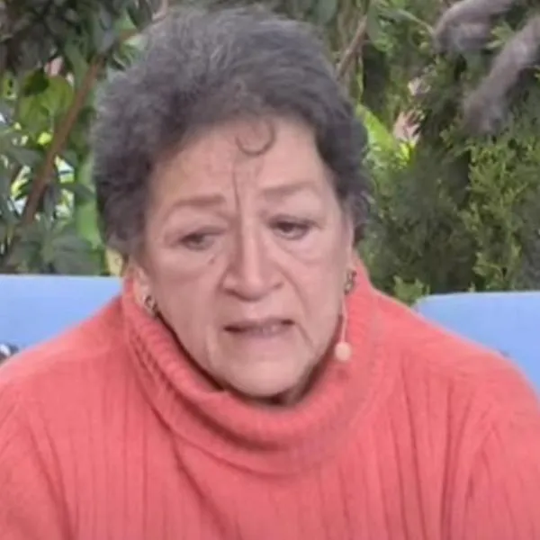 Vicky Hernández reaparece después de peligrosa cirugía en la columna.