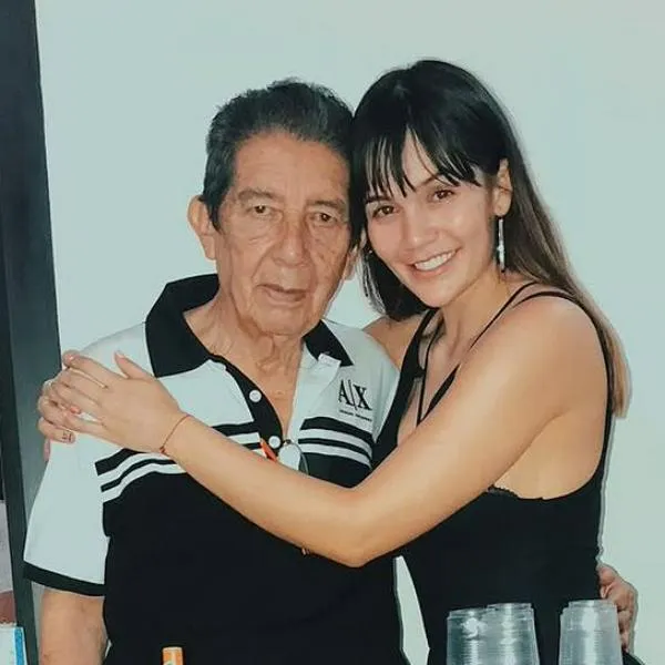 Lina Tejeiro y su abuelo, quien acaba de morir y la actriz lo despidió.