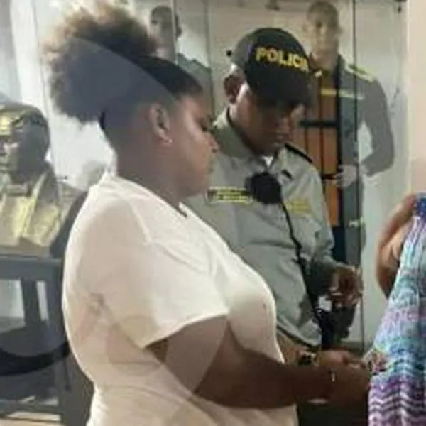 Mujer que cobró $600 mil a turistas extranjeros por paseo en coche en Cartagena fue suspendida