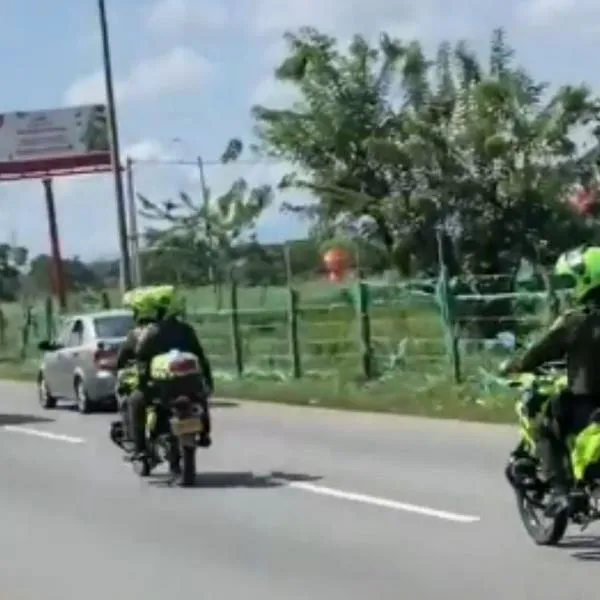 Susto en Jamundí: autoridades inspeccionaron otro artefacto explosivo que habían dejado cerca a la vía Panamericana