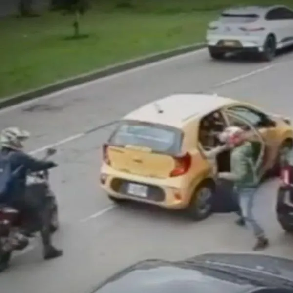 Fleteo en Bogotá: ladrones en moto le robaron $ 4 millones a mujer y huyeron